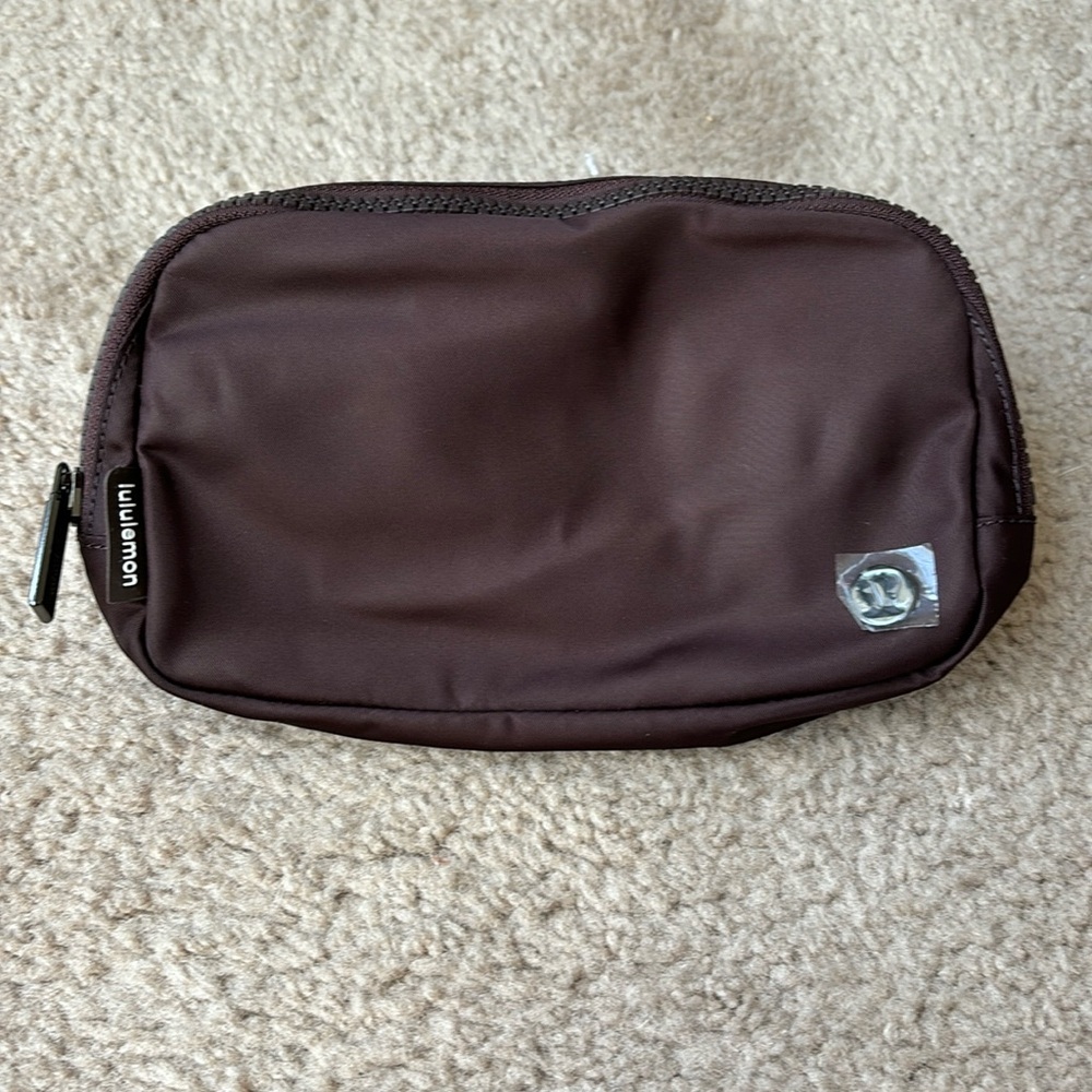 NWT lululemon Everywhere Belt Beg in French Press